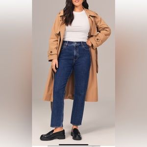 A&F Curve Love Ultra High Rise Ankle Straight Jean